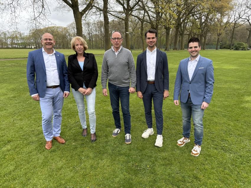 Van links naar rechts: Kirk den Otter, Anja Andres, Theo Geldens, Peter Raaijmakers en Joep Meijs